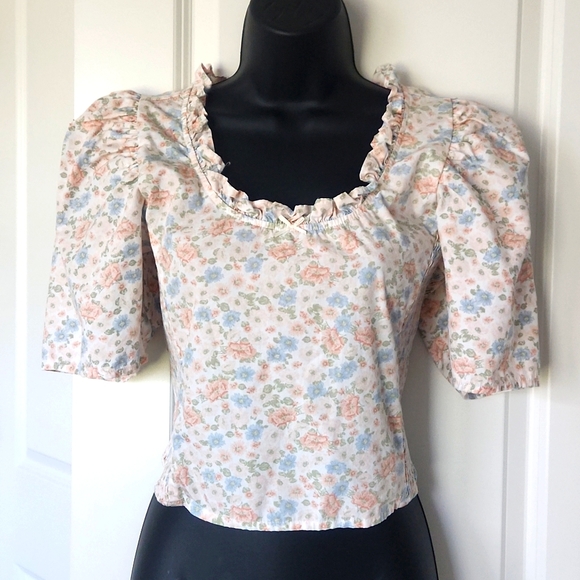 Levi's Peasant Crop Top - Picture 2 of 14